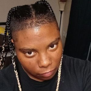 Meet your Posher, Aisha